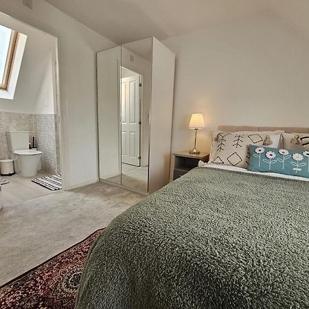 Modern Bed At Bicester Village, Kingsmere Екстер'єр фото