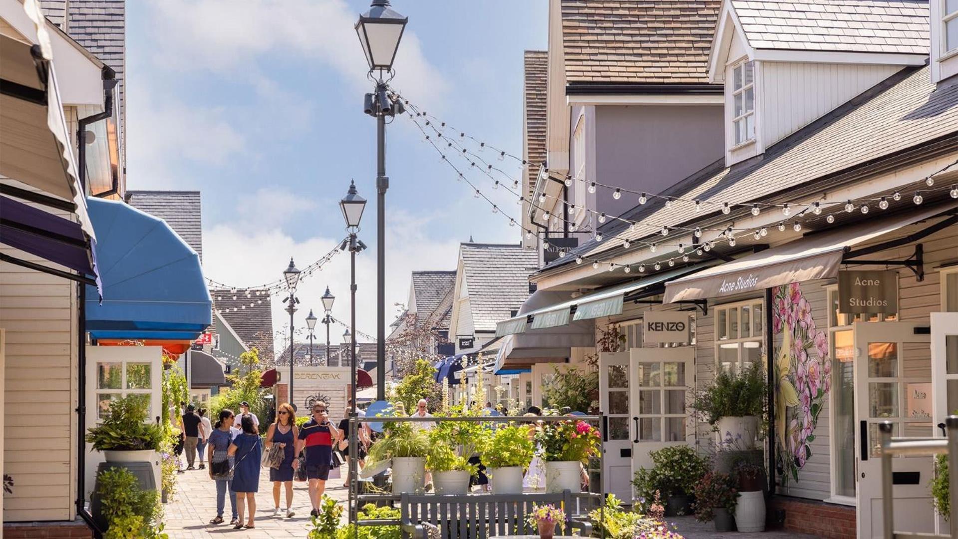 Modern Bed At Bicester Village, Kingsmere Екстер'єр фото